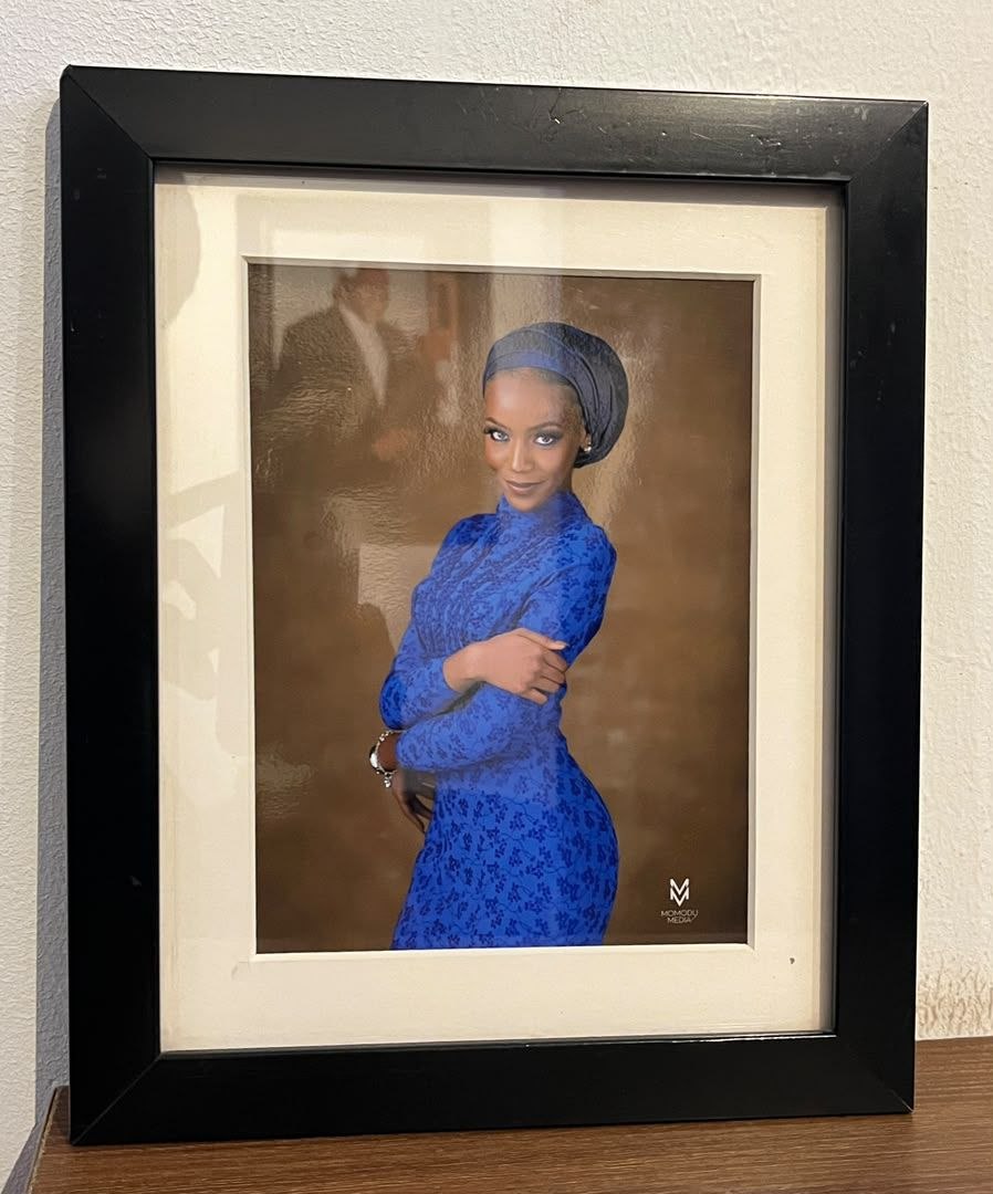 8×10 inch Tiny Black picture frame