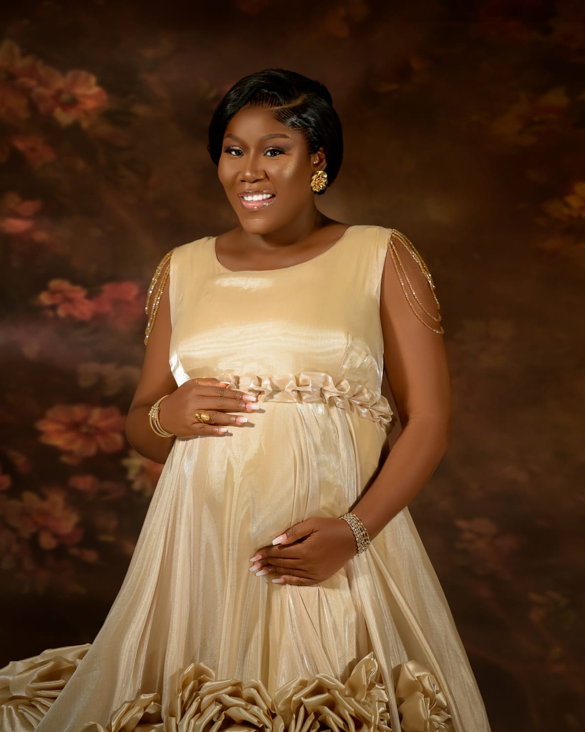 Momodu Studios maternity photography Abuja - Maternity Session
